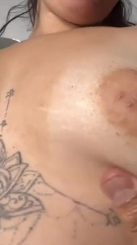 Barbeiro Tirou Meus Pelos Fiquei Toda Lisinha E Cheia De Tesão Chupei Muito O Pau Dele Ate Receber Leitinho Nos Peitos
