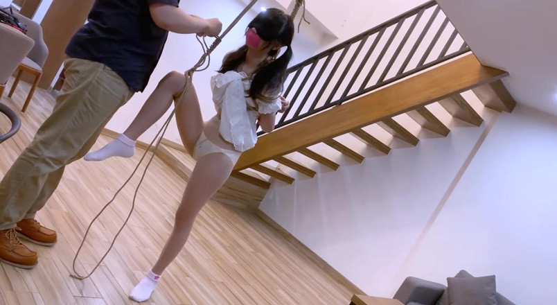 Aisan girl bondage: Hui10 - Usando le corde per legare una ragazza super carina...