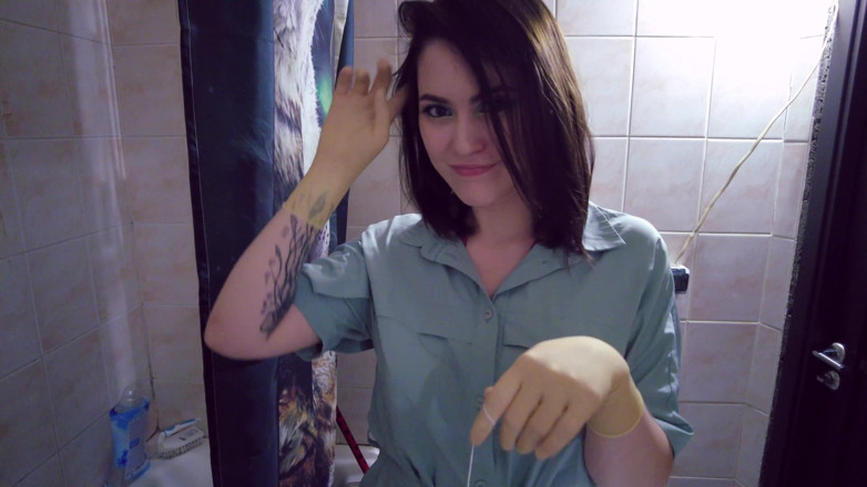 Stacy Moon: Stacy menjadi fetish sarung tangan
