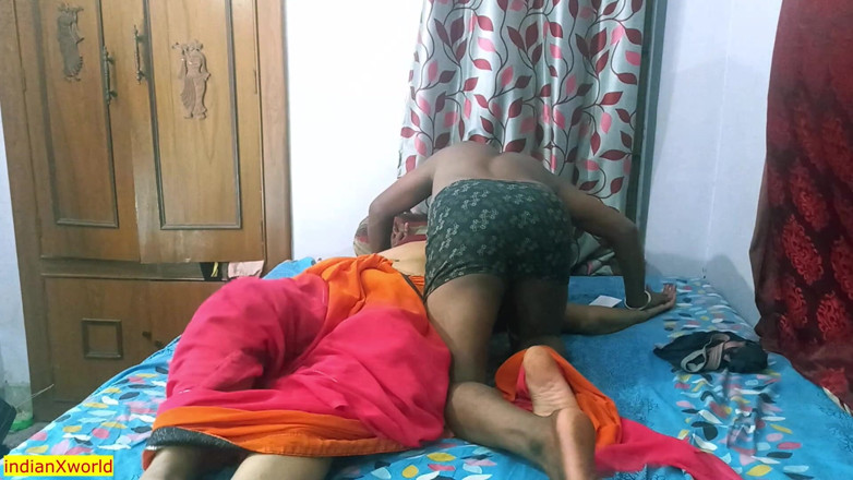IndianXworld Premium: Indianca matură sexy bhabhi face sex cu tânărul Devar toată...