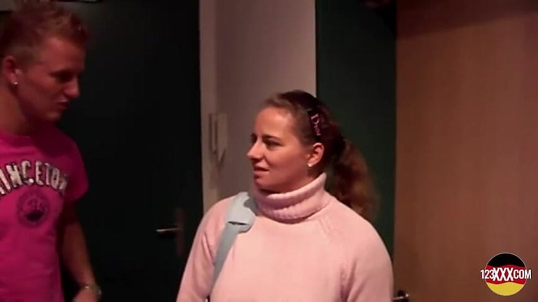 123XXX - 100% Amateurs: Curvy MILF Likes to Fuck with Strangers