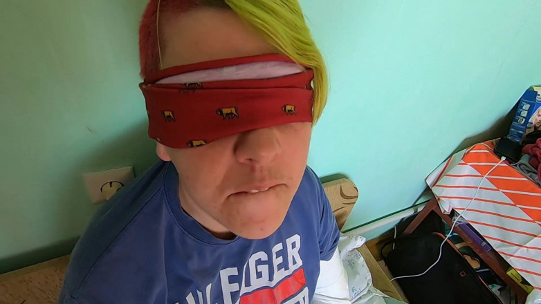 bekycarril: 目隠しフェラチオと精液クリーンアップから彼女の手