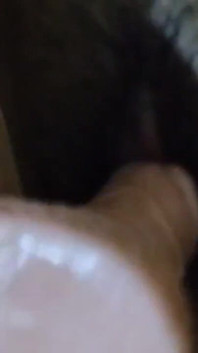 Doamnă sexy cu înregistrare de acasă se joacă cu pizda cu vibrator pizdă matură păroasă