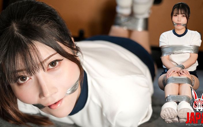 Japan Fetish Fusion: Hinami Ishikawa amordaçada e gravada em uma van. Sua calcinha...
