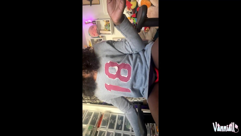 Vanniall: Black Trans Girl Vanniall Unloads Massive Cumshot in Full Webcam...