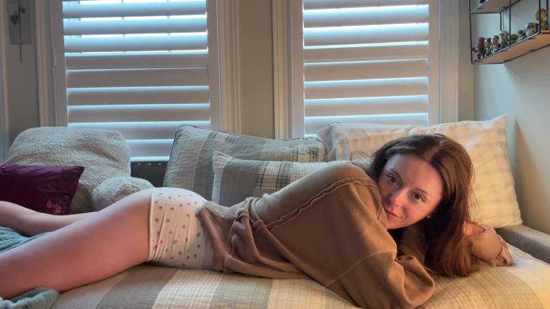 Nadia Foxx: Amigo de estudio se pone juguetona
