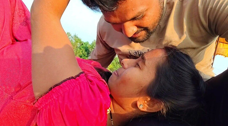 Premi pooja: Nevlastní sestra a nevlastní bratr Žhavý sex - dnes moje starší nevlastní...