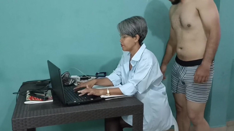 Swingersamateur40: Sora mea vitregă mi-a cerut un masaj, dar ceea ce...