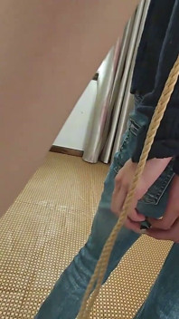 Iubita mea adorabilă încearcă o metodă europeană super strânsă de bondage