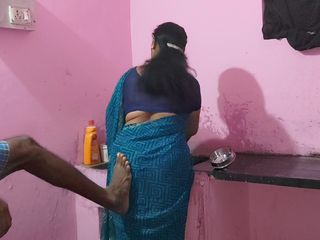 Baby long: Настоящий секс индийской мачехи сводной сестры в домашнем видео