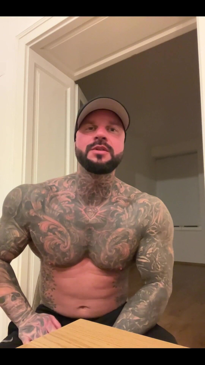 Jasons feet: Sembah kaki ini