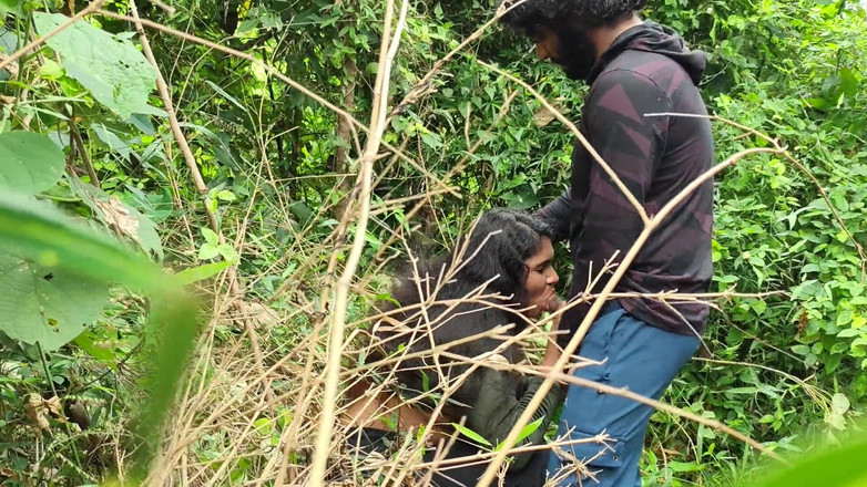 House stage: Video Gadis India Di Hutan Sama Juberjust