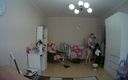 Sweet July: La suocera pulisce la stanza nuda
