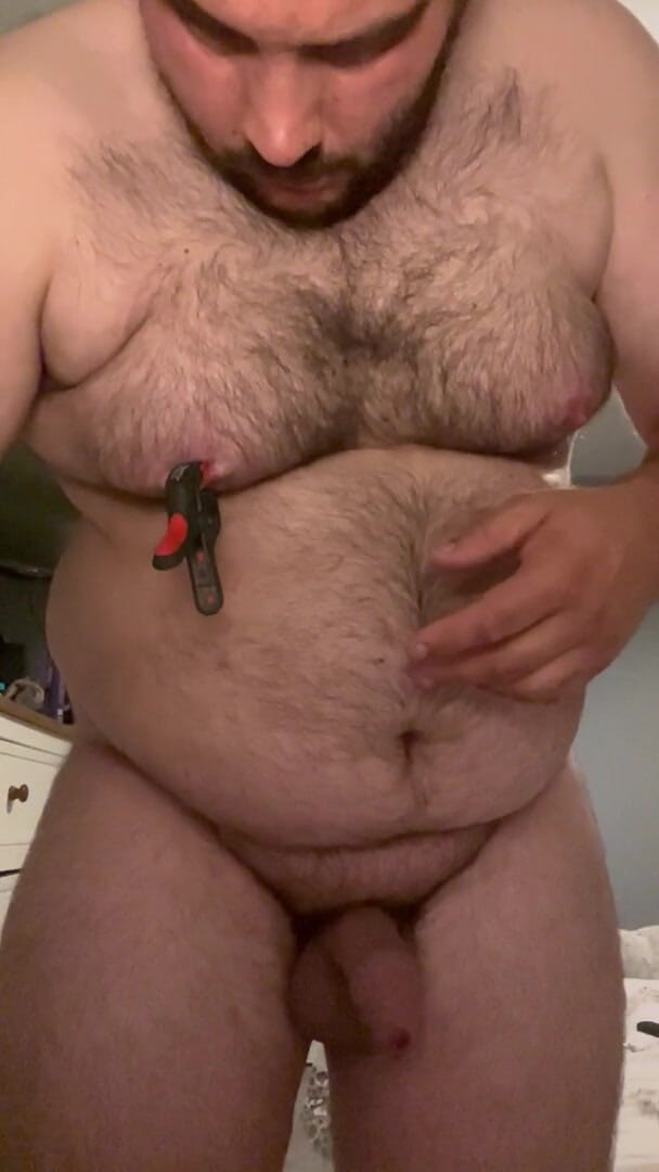 Shaun Cbt: Lovindu-mi cu o perie de par dupa ce a fost...