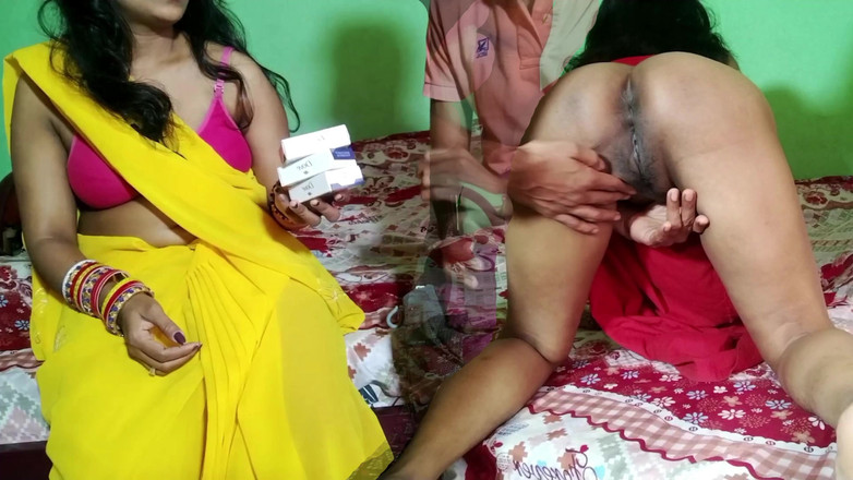 FireeCouple: Bhabhi byla ošukaná prodavačem, zatímco se snaží kupovat levnou kosmetiku