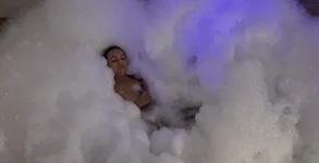 Les bulles ne sont pas les seules choses qui éclatent ! Fais entrer mon vip pour plus de 650 vidéos explosives et plus de 3000 photos dévoilantes. JOI