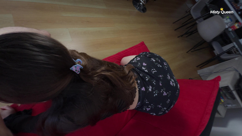 Misty Queen: Профиль моей падчерички в Tinder кричала, что она отчаялась