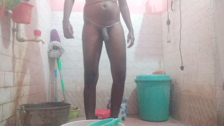 Tamil 10 inches BBC: Tamil10chbbc Seksowny pokaz sesji kąpieli