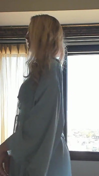 Sexy MILF Camgirl Jess Ryan Teasing