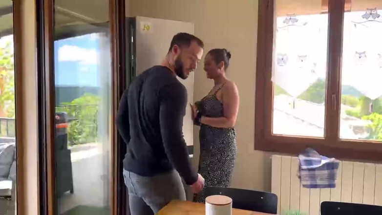 Adam Costa: Saya mengongkek teman wanita kawan baik saya di dapur mereka...