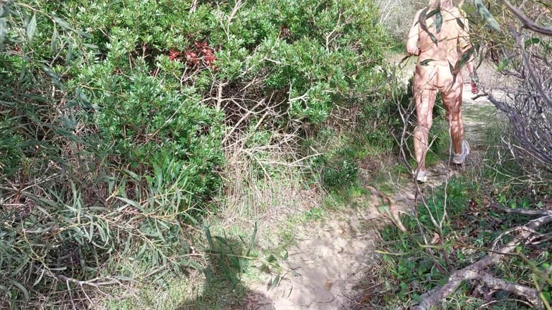 martinawest: Nenek Mencari Kekasih Dikongkek Dalam Hutan