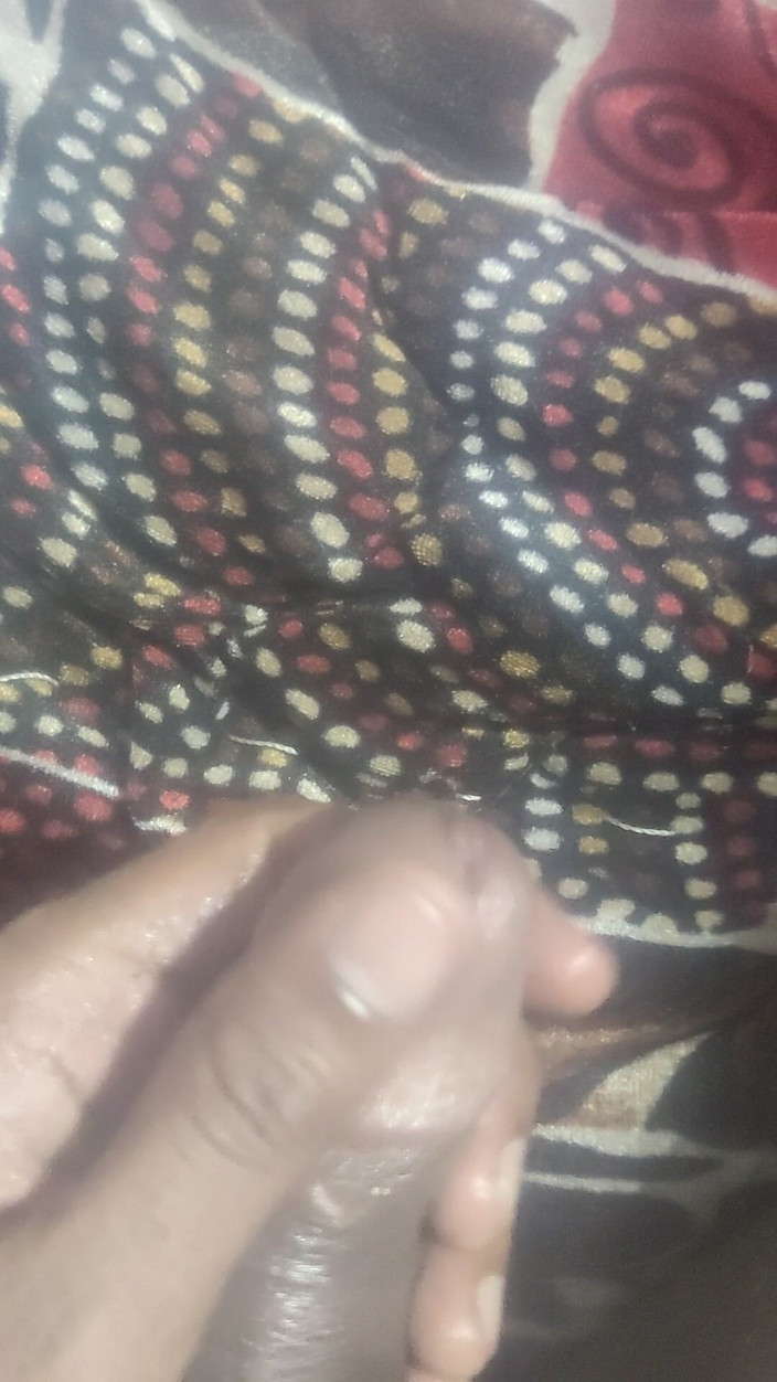 Gigolo Tv: Saya nampak abang tiri menggoncang zakarnya