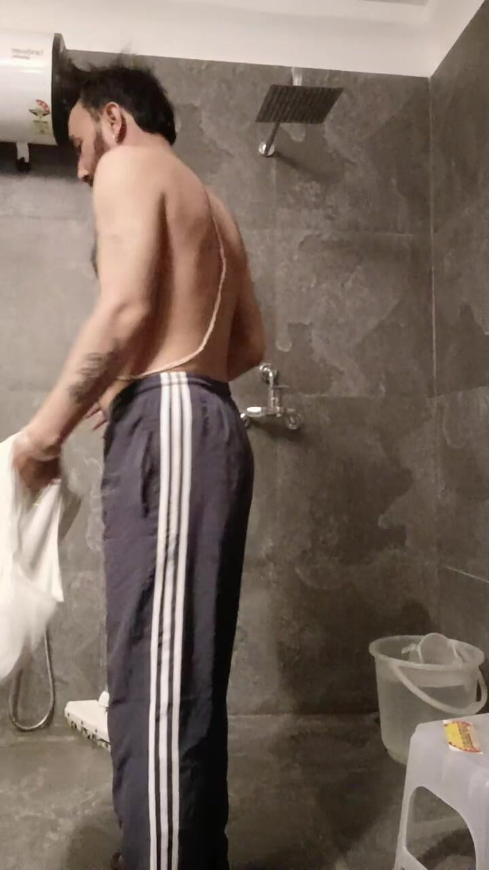 Indian Desi Man: Indian Man Enjoy Bath in Hotel