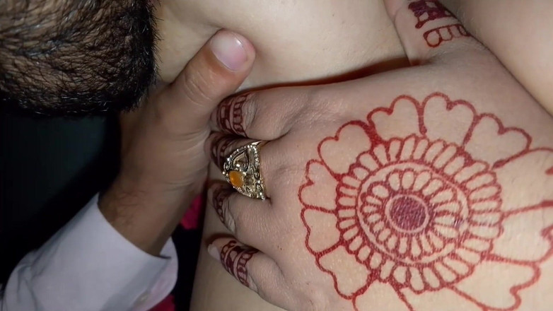 QueenbeautyQB: Desi přítelkyně mě překvapila tím, že mi v noci zavolala domů