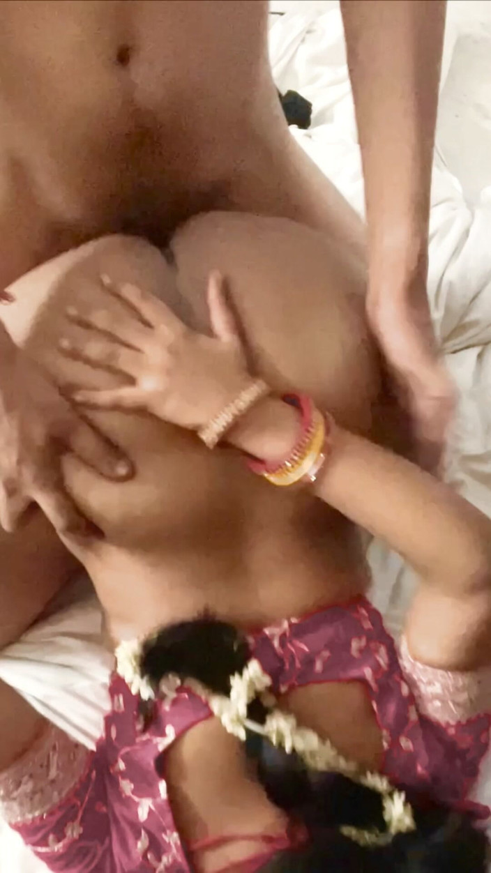 desi_babe1234: Velký zadek vnadná Bhabhi ví, jak jezdit na velkém černém péru