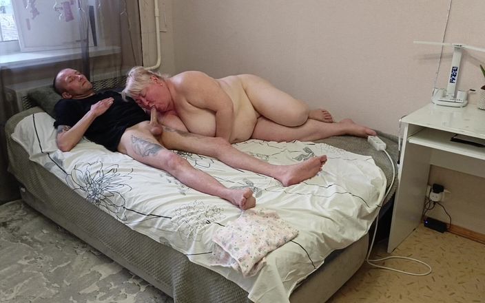 Zona901: Une petite amie se fait baiser par la bouche, chatte...