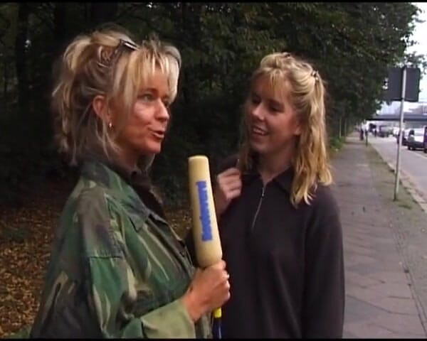 Deutsche Camgirls: ドイツ出身のかわいいティーンが屋外キャスティングで自慰行為をしている