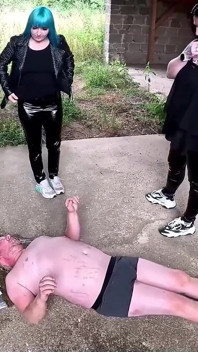 Předání Se Vyhrotilo / Otrok Ponížen, Unesen, Naštvaný a Nechán Za Sebou