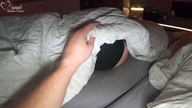 Sweet Amateur Dreams: Прокидаючись мачухою вранці, трахаючи її кремову пизду - великий член, відео від першої особи