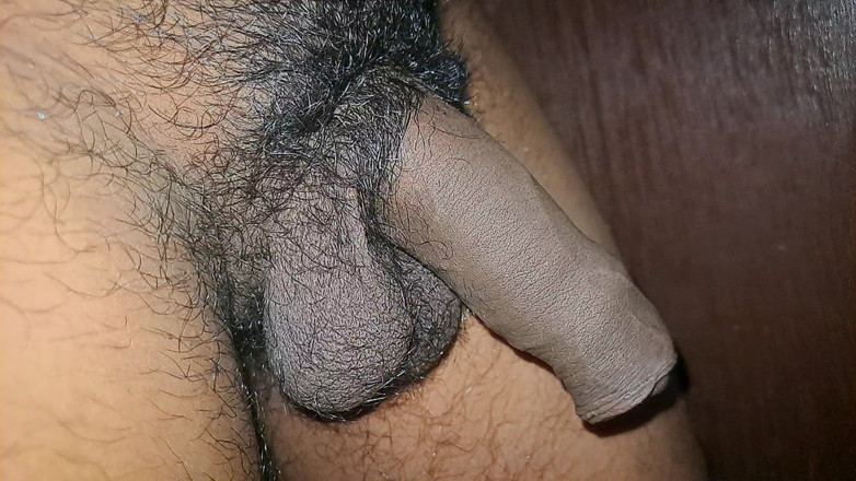 Desi Porn India 2: Nowy gorący indyjski chłopak masturbacja wideo.