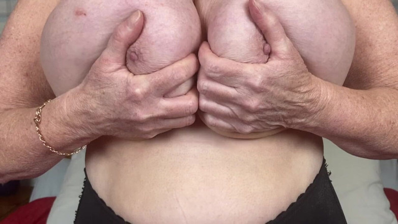 Mr MF: Mrs Mature Feet Big Boobs and Soles
