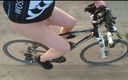 Carmen_Nylonjunge: Sexy in belle calze durante il tour della bici 2020