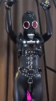 Bucuria de latex îmbrăcăminte și măști de gaze