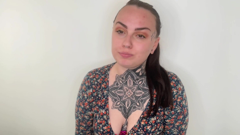 Miss Valentina: VELKÉ ČERNÉ Péro vs drobný bílý pták