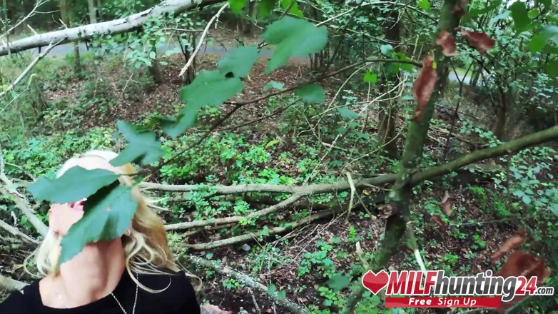 MILF Hunter 24: Harleen van Hynten과의 핫한 야외 섹스! 밀프 헌팅24