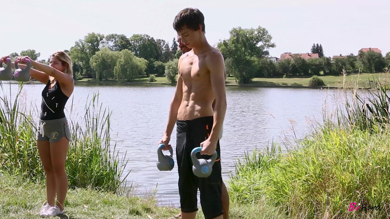 Bi Hard: Avventura sul lago bisex
