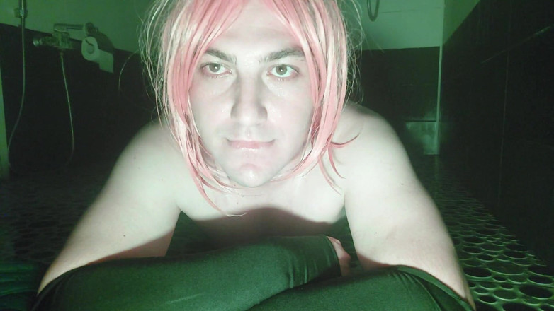 Kitty_Cross: 漂亮的 femboy 有五颜六色的灯光氛围自然巨乳