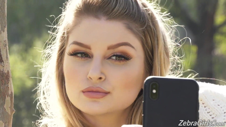 Zebra Girls: Lesbensex mit Daya Knight, September Reign und Bunny Colby