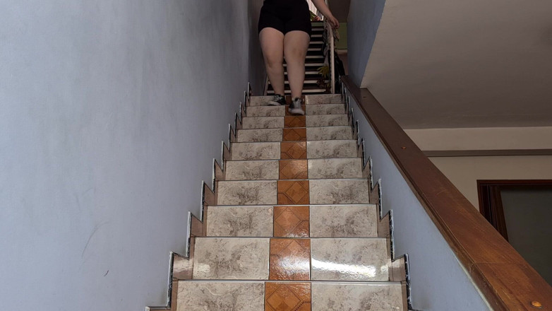 Alice H: Corri lungo le scale