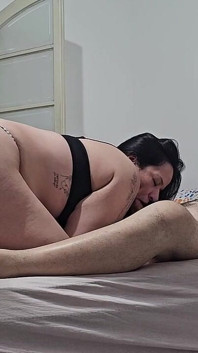 Carol Hotwife är otrogen mot sin cuckold-make och kommer i sängen med älskaren