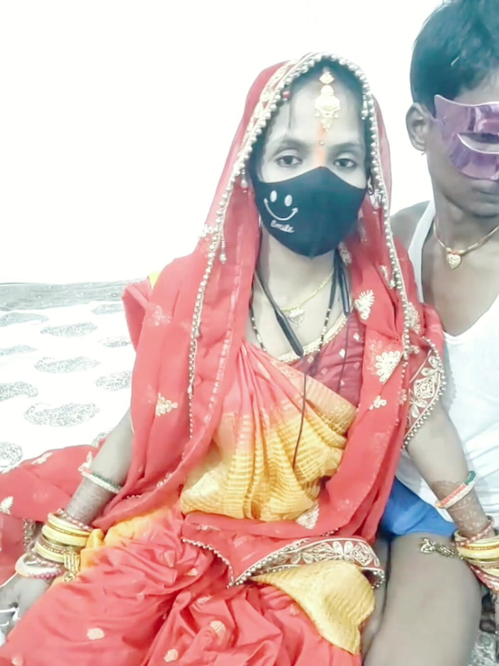 Nisha bhabhi ki chudai: Після karwachauth чоловік трахає мій рот.