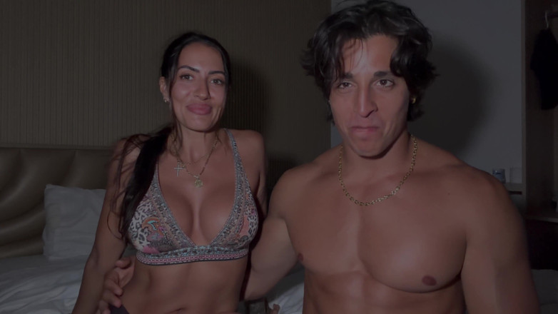 Gattouz0: Marokkaanse MILF Vroeg Me Om Haar Strakke Poesje Te Creampie...