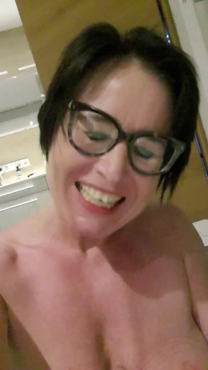 JulieEroticDress: Tvrdé stříkání