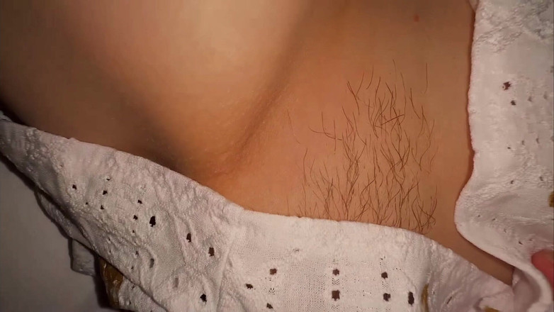 Gigi oficial: 継父は私の顔を100%コピーしたセックスドールを注文しました。今は同じランジェリーを着ている。