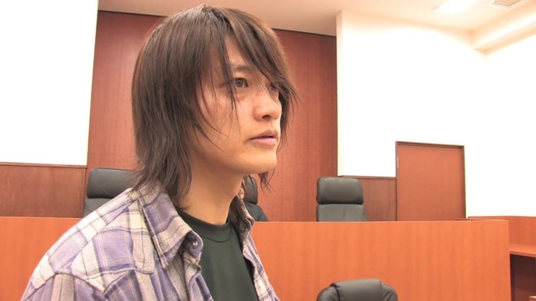 Japanese Cheats: Una ragazza arrapata giapponese viene scopata da tre duri nella...
