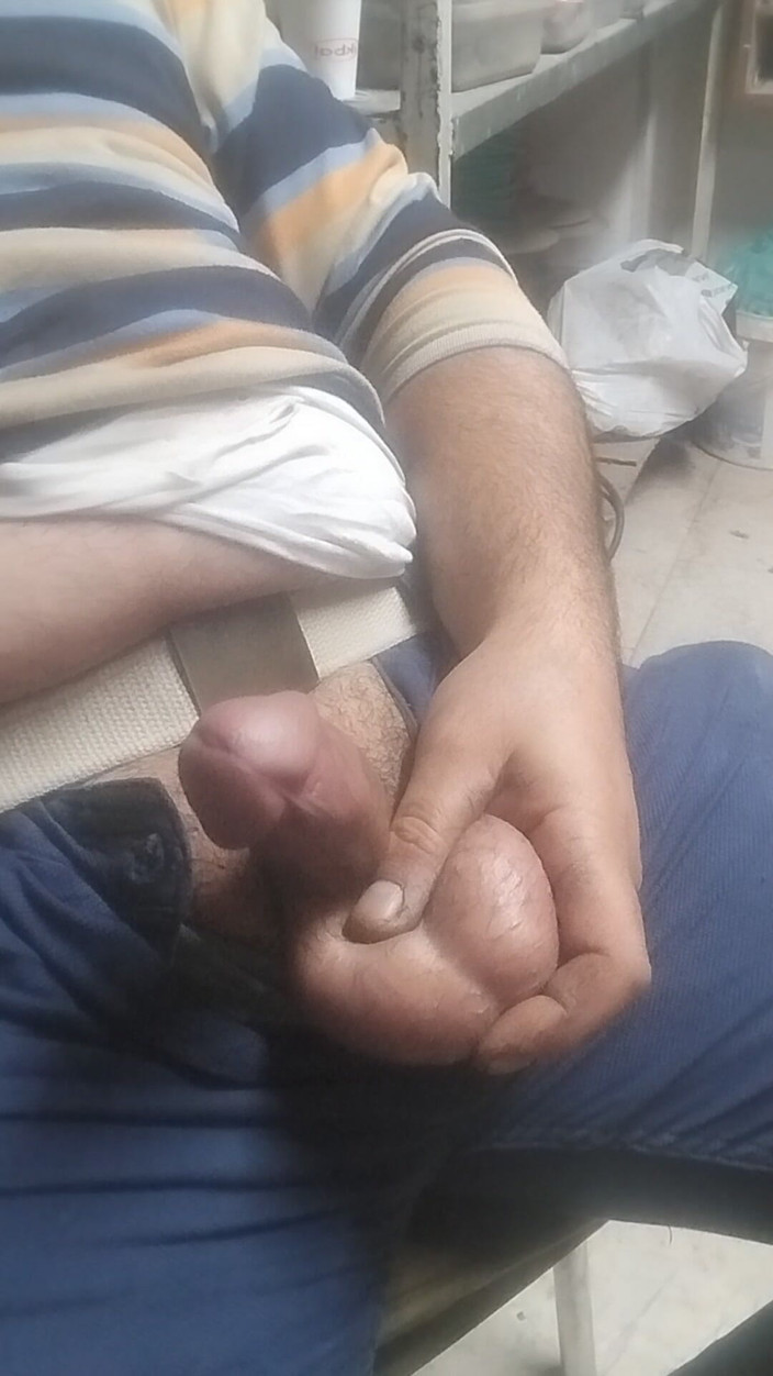 CenkAy: Homem turco musculoso goza no escritório